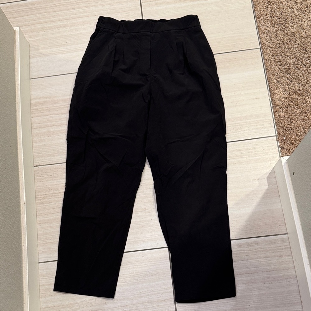 Lululemon pant, size 6, ECU